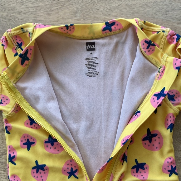 Tea collection swimsuit yellow strawberries size 4 - Picture 4 of 4